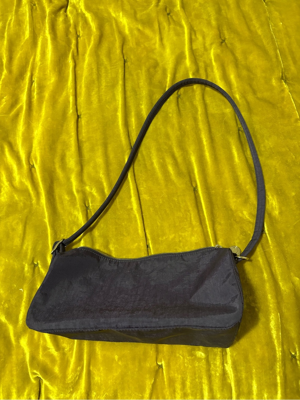 EUC BAGGU Fig Loaf Shoulder Zip Bag - Picture 4 of 9